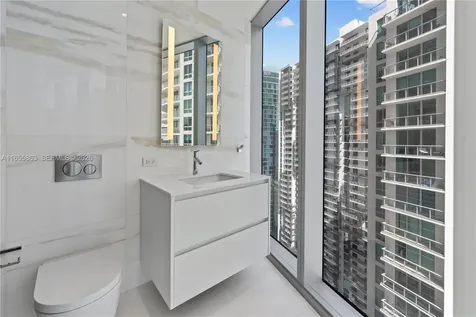 300 Biscayne Blvd Way Miami FL 33131