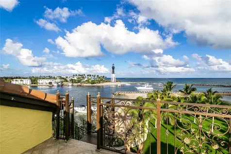 2306 Bay Drive Pompano Beach FL 33062