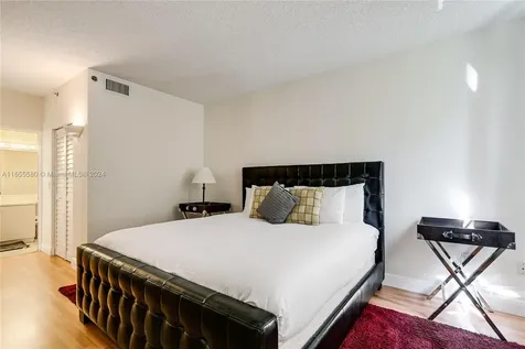 19701 E Country Club Drive Aventura FL 33180