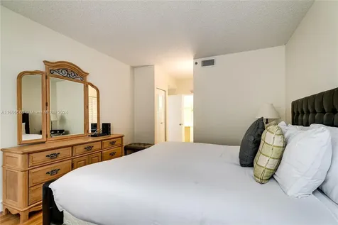 19701 E Country Club Drive Aventura FL 33180