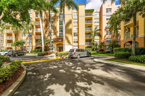 19701 E Country Club Drive Aventura FL 33180