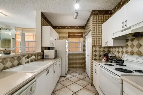 19701 E Country Club Drive Aventura FL 33180
