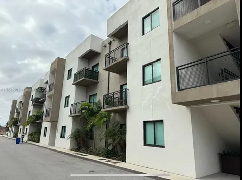 640 W 18th Street Hialeah FL 33010