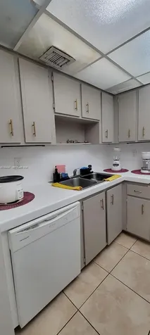 6960 Miami Gardens Drive Hialeah FL 33015
