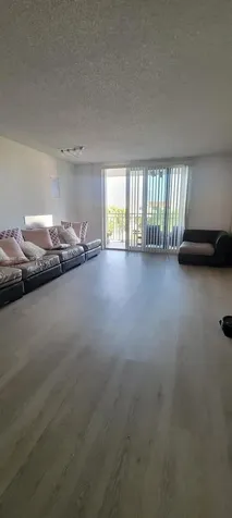 6960 Miami Gardens Drive Hialeah FL 33015