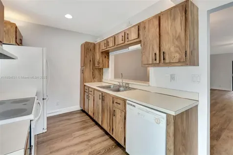 1960 SE 1st Circle Boynton Beach FL 33435