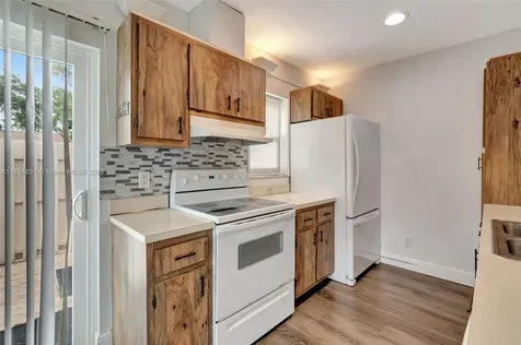 1960 SE 1st Circle Boynton Beach FL 33435