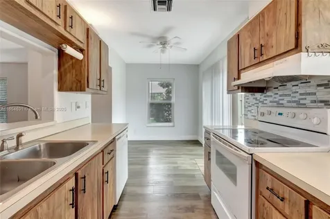 1960 SE 1st Circle Boynton Beach FL 33435