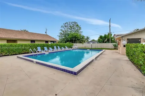 1960 SE 1st Circle Boynton Beach FL 33435