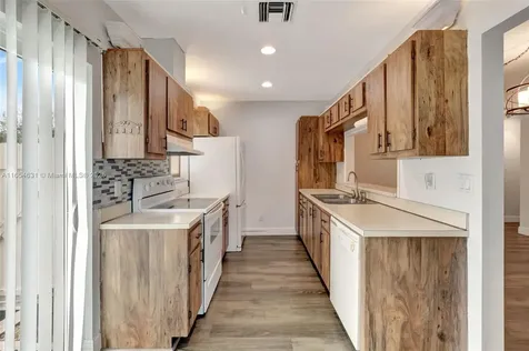 1960 SE 1st Circle Boynton Beach FL 33435