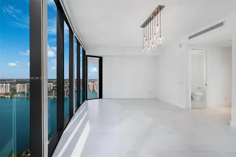 18555 Collins Avenue Sunny Isles Beach FL 33160