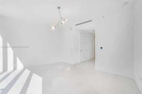 18555 Collins Avenue Sunny Isles Beach FL 33160