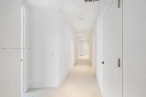 18555 Collins Avenue Sunny Isles Beach FL 33160