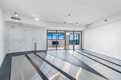 18555 Collins Avenue Sunny Isles Beach FL 33160