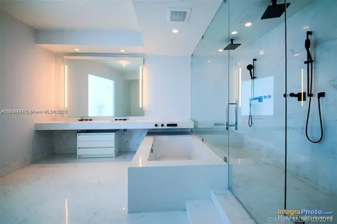 18555 Collins Avenue Sunny Isles Beach FL 33160