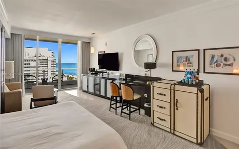 4391 Collins Avenue Miami Beach FL 33140