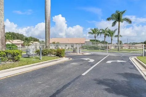 6386 N Westchester Club Drive N Boynton Beach FL 33437