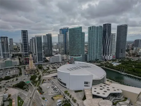 601 NE 1st Avenue Miami FL 33132