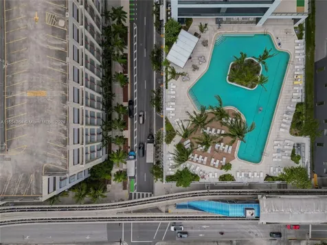 601 NE 1st Avenue Miami FL 33132