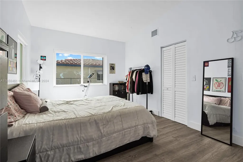 2735 Madison Street Hollywood FL 33020