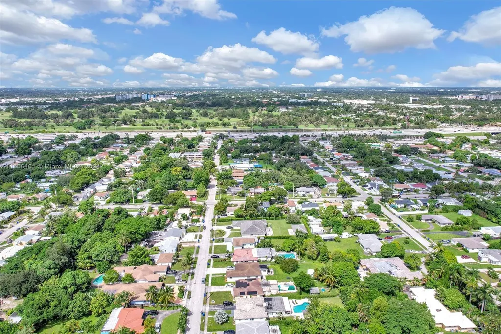 2735 Madison Street Hollywood FL 33020