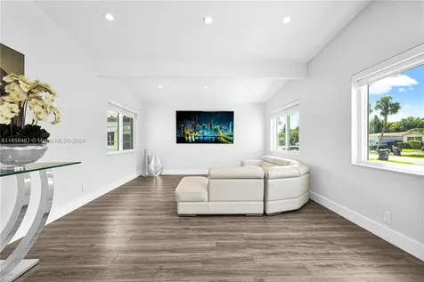 2735 Madison Street Hollywood FL 33020