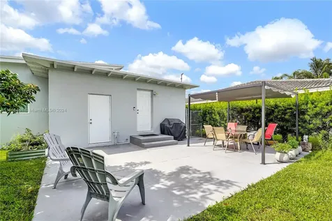 2735 Madison Street Hollywood FL 33020