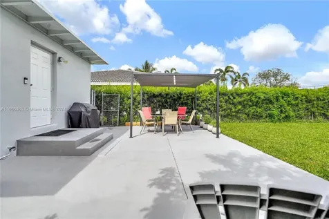 2735 Madison Street Hollywood FL 33020