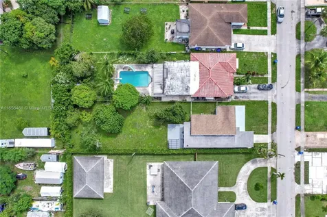 2735 Madison Street Hollywood FL 33020