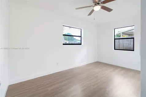 4031 NW 8th Terrace Oakland Park FL 33309