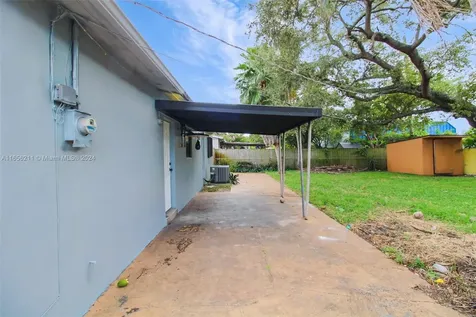4031 NW 8th Terrace Oakland Park FL 33309