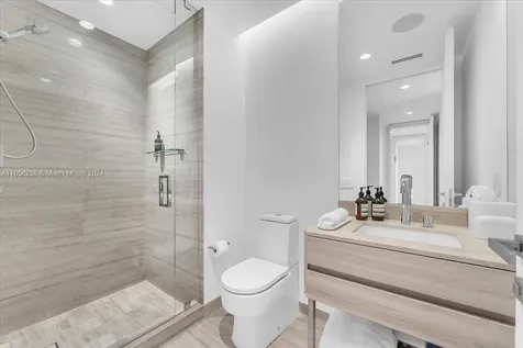 18975 Collins Avenue Sunny Isles Beach FL 33160