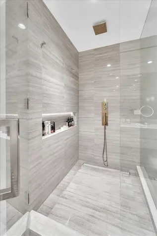 18975 Collins Avenue Sunny Isles Beach FL 33160