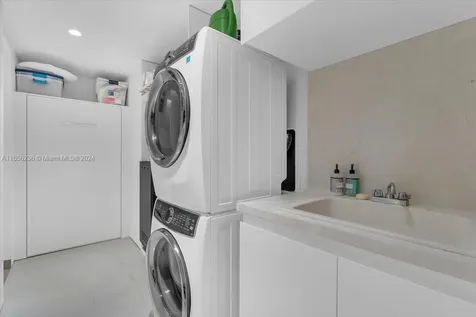 18975 Collins Avenue Sunny Isles Beach FL 33160