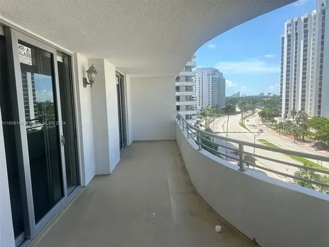 5555 Collins Avenue Miami Beach FL 33140