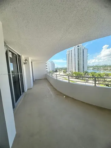 5555 Collins Avenue Miami Beach FL 33140