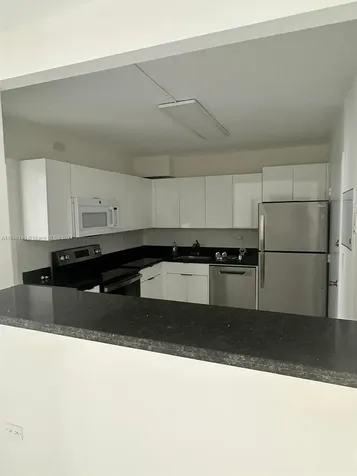 5555 Collins Avenue Miami Beach FL 33140