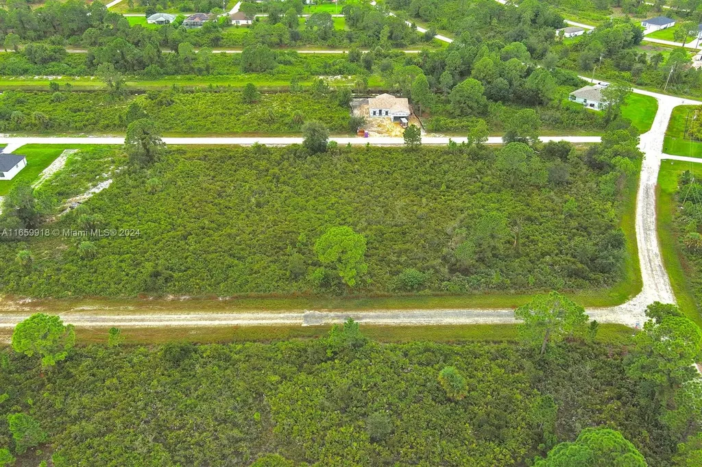 642 Vasser Avenue S Lehigh Acres FL 33974