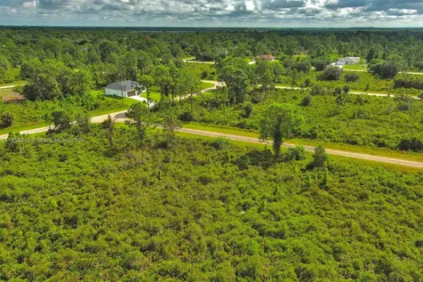 642 Vasser Avenue S Lehigh Acres FL 33974