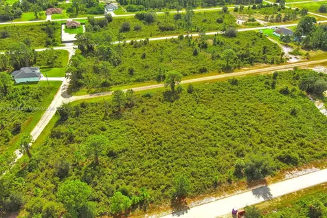642 Vasser Avenue S Lehigh Acres FL 33974