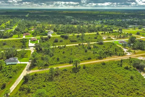 642 Vasser Avenue S Lehigh Acres FL 33974