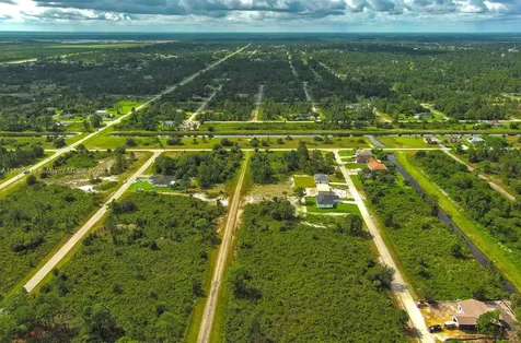 642 Vasser Avenue S Lehigh Acres FL 33974