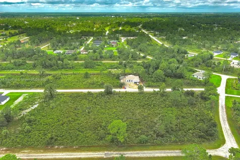 642 Vasser Avenue S Lehigh Acres FL 33974