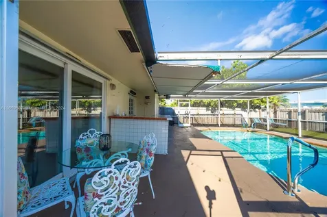 8261 NW 12th Street Pembroke Pines FL 33024