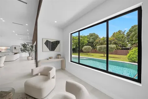 18590 NE 21st Avenue North Miami Beach FL 33179