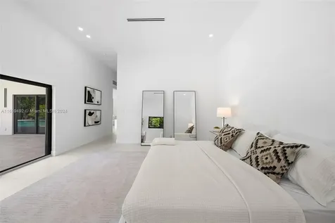 18590 NE 21st Avenue North Miami Beach FL 33179
