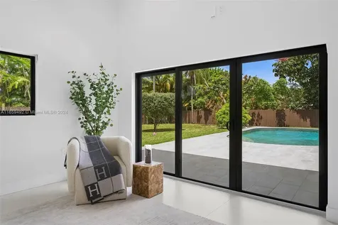 18590 NE 21st Avenue North Miami Beach FL 33179