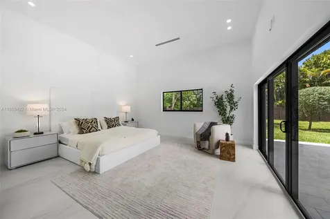 18590 NE 21st Avenue North Miami Beach FL 33179