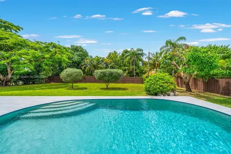 18590 NE 21st Avenue North Miami Beach FL 33179