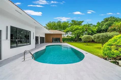 18590 NE 21st Avenue North Miami Beach FL 33179